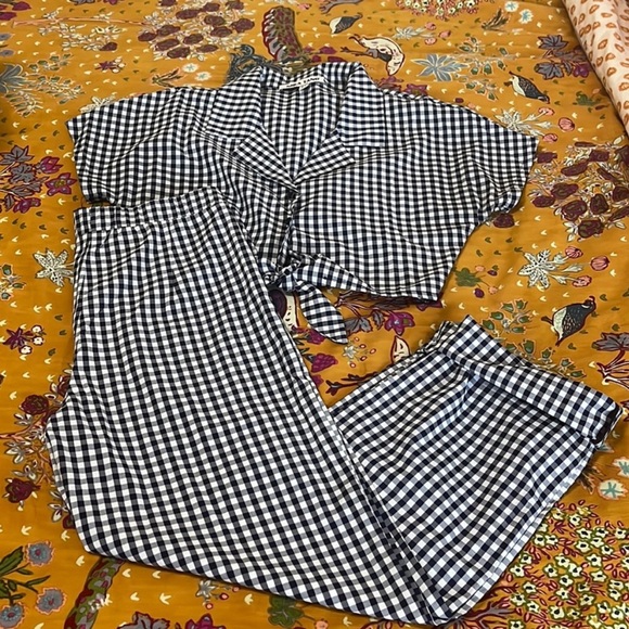 Nika Tang high waisted pants and cropped top gingham set - Picture 8 of 10